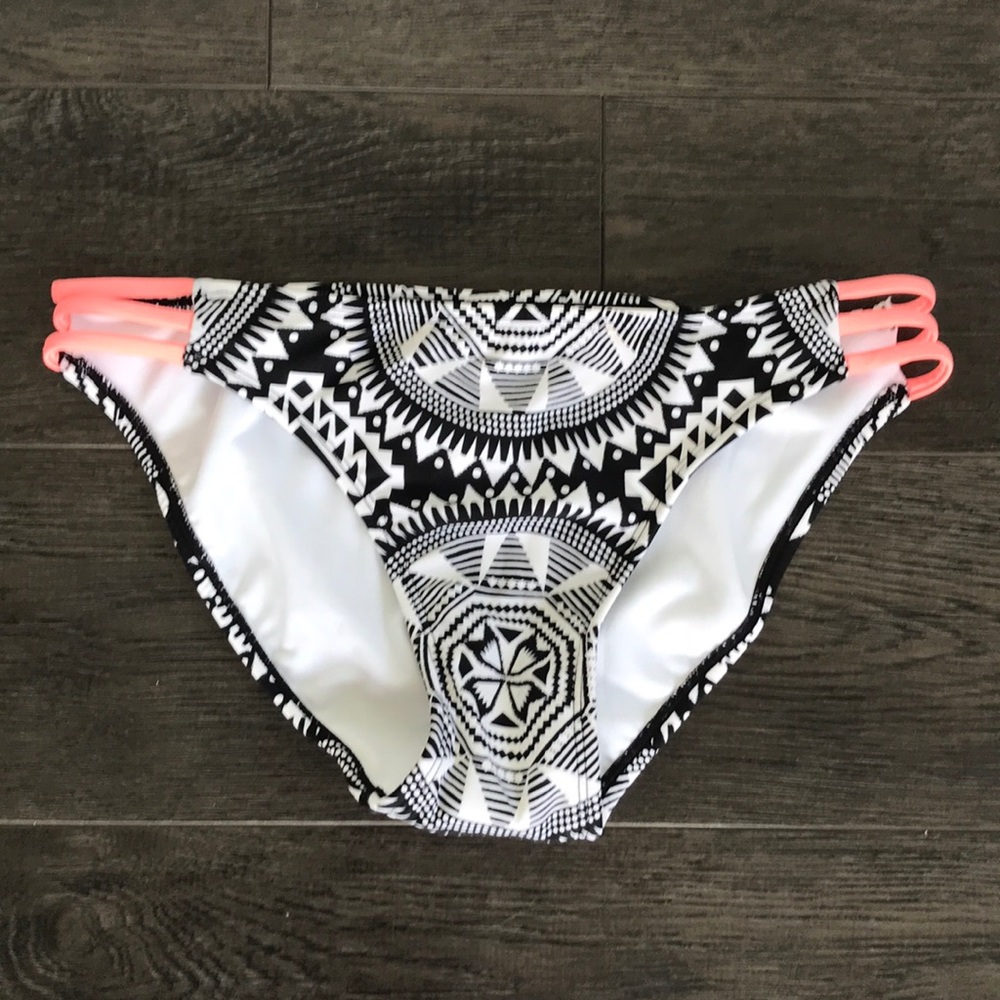 NWT Xhilaration Black and White Aztec Print Bikini Bottom with Coral Straps